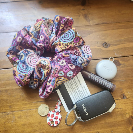 Black - Jumbo, Zip & Stash Scrunchie