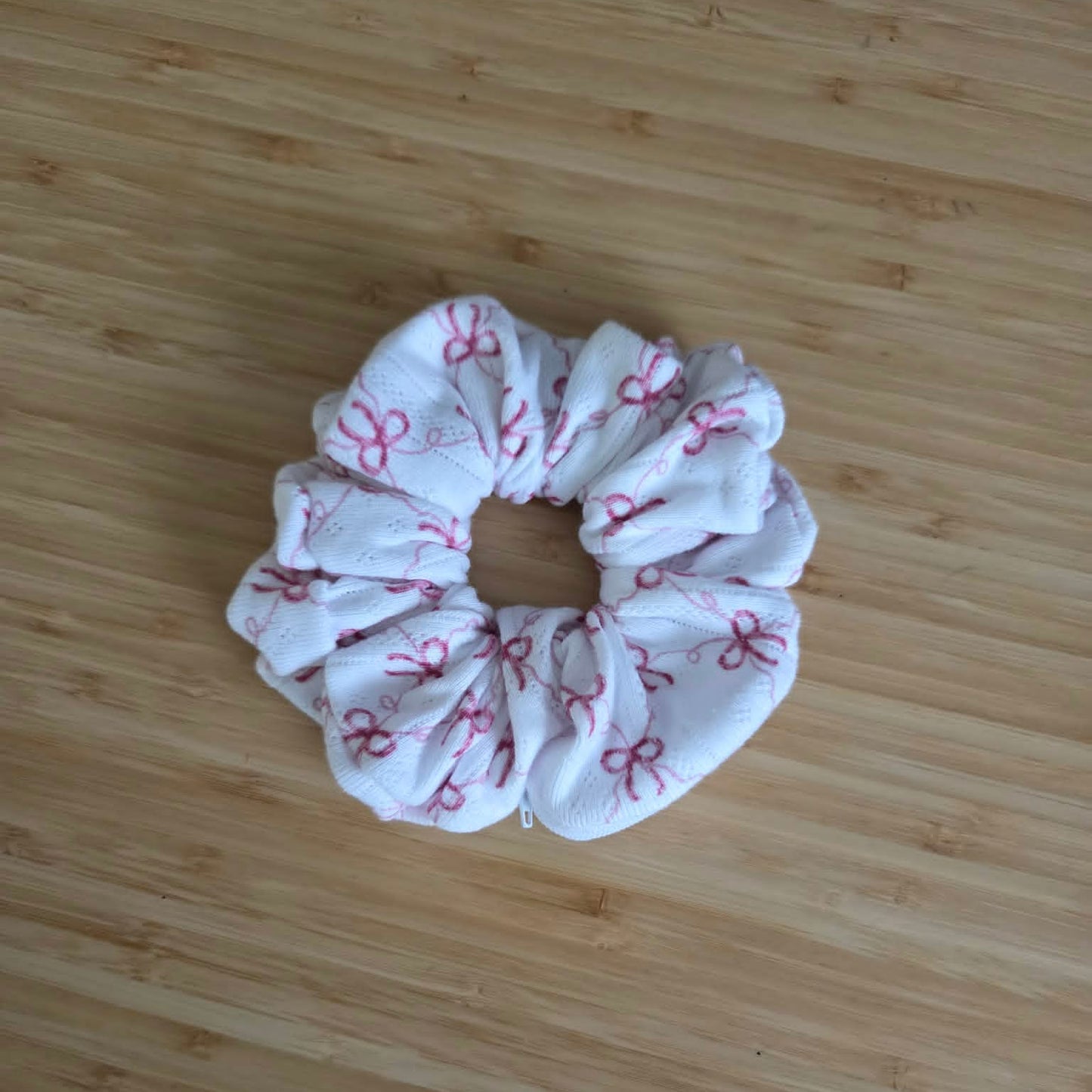 Pink Bows - Zip & Stash Scrunchie
